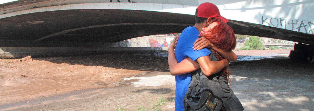 un abrazo indispensable